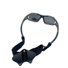 โหลดรูปภาพลงในเครื่องมือใช้ดูของ Gallery Akona floating WaterSports Sunglasses black 