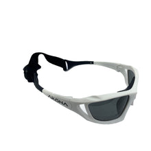 โหลดรูปภาพลงในเครื่องมือใช้ดูของ Gallery Akona floating WaterSports Sunglasses white