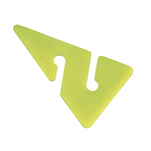 โหลดรูปภาพลงในเครื่องมือใช้ดูของ Gallery Line Arrow Neon Yellow