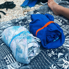 โหลดรูปภาพลงในเครื่องมือใช้ดูของ Gallery Beach Poncho - Blue