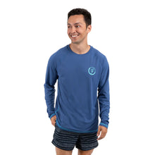 โหลดรูปภาพลงในเครื่องมือใช้ดูของ Gallery เสื้อ Trekker Unisex Rash Guard - แขนยาว
