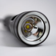 โหลดรูปภาพลงในเครื่องมือใช้ดูของ Gallery Sherwood Flashlight SH1000 LED