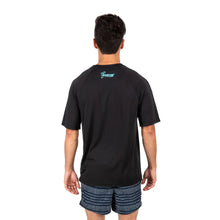 โหลดรูปภาพลงในเครื่องมือใช้ดูของ Gallery Trekker Unisex Rash Guard - Short Sleeve - Back Side - Black